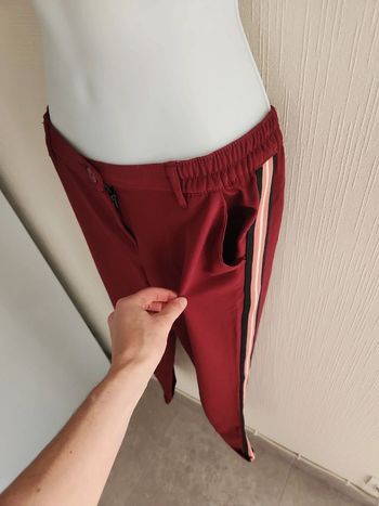 Pantalon bordeaux Kiabi 14 ans avec bandes