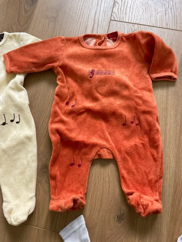 Pyjamas et bodies o mois - photo numéro 2