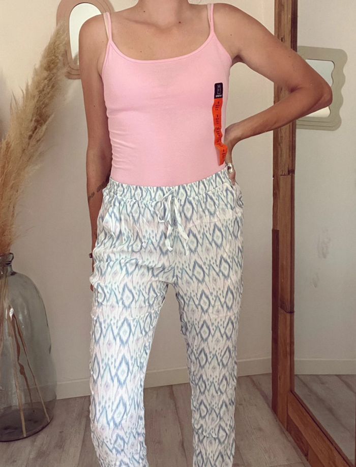 pantalon fluide couleur pastel naf naf Taille 36