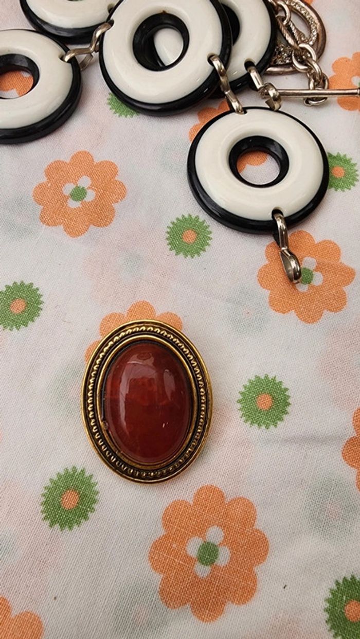 Adorable pince à foulard vintage médaillon années 70s - photo numéro 4