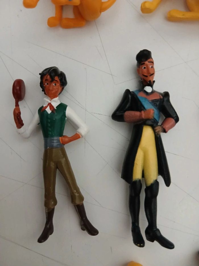 Lot 8 figurines Elena d'Avalor - photo numéro 4