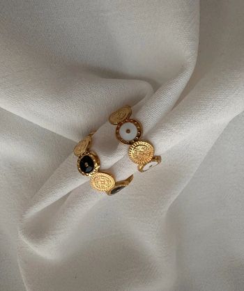 Une bague en acier inoxydable ajustable