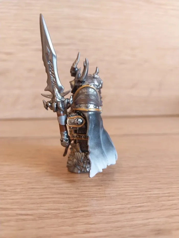 Figurine type lego Le Roi Liche Warcraft - photo numéro 3