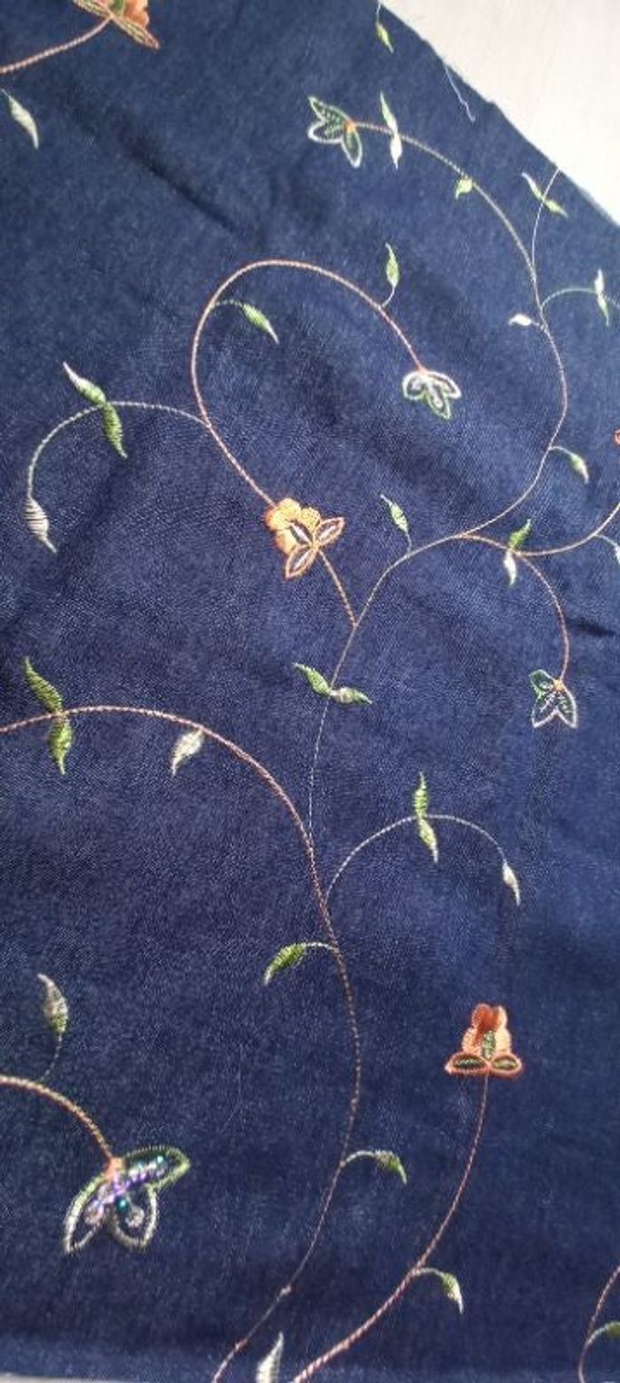 Tissu bleu brut bride type jean's