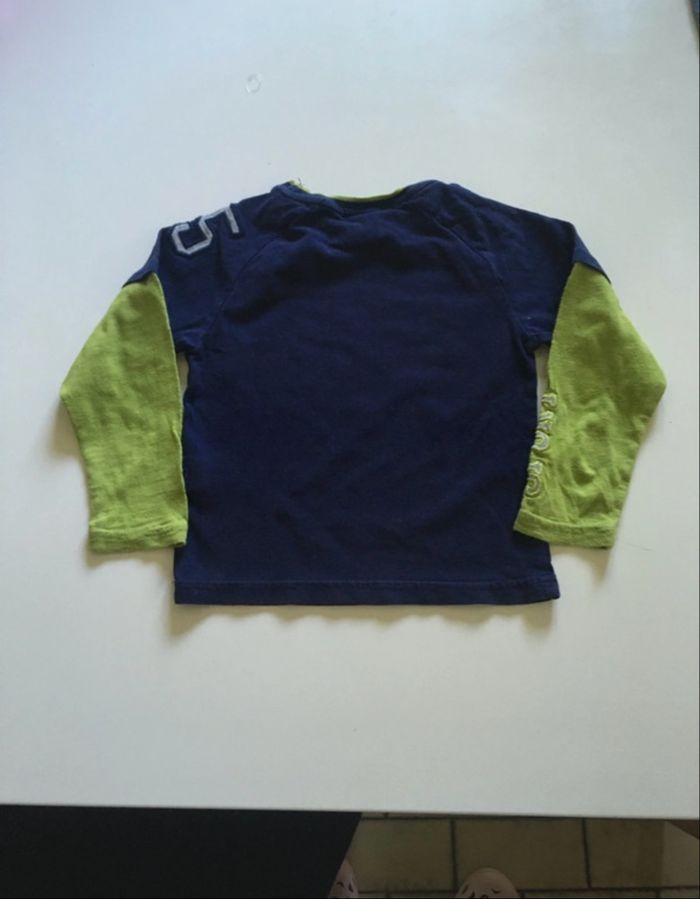T-shirt manches longues TRÈS BON ÉTAT garçon taille 3 ans couleurs bleu et vert - photo numéro 3