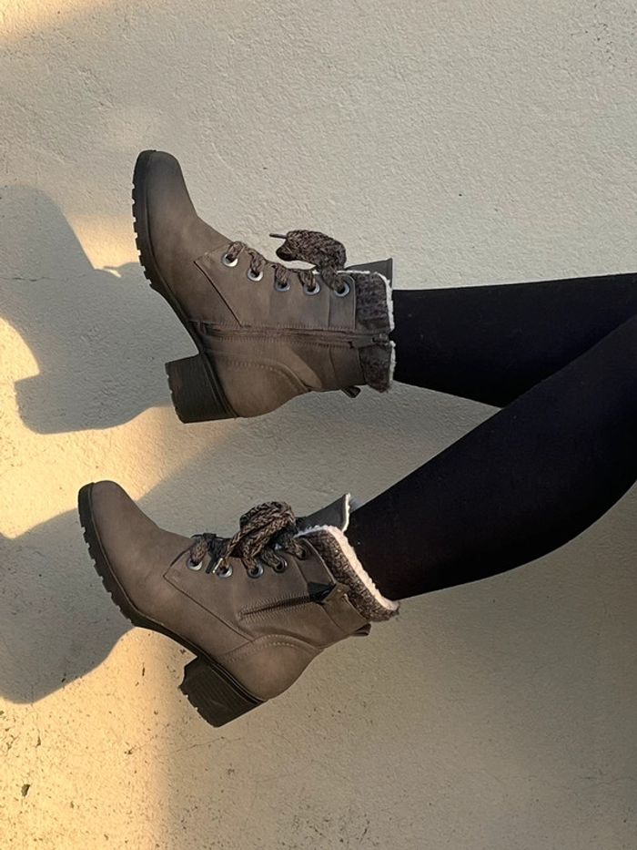 Bottines à talons chaude doublé à lacets - gris, blanc et noir