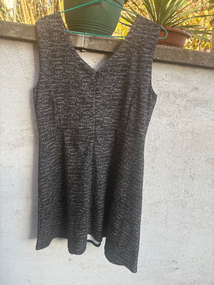 Robe noir et blanc - photo numéro 2