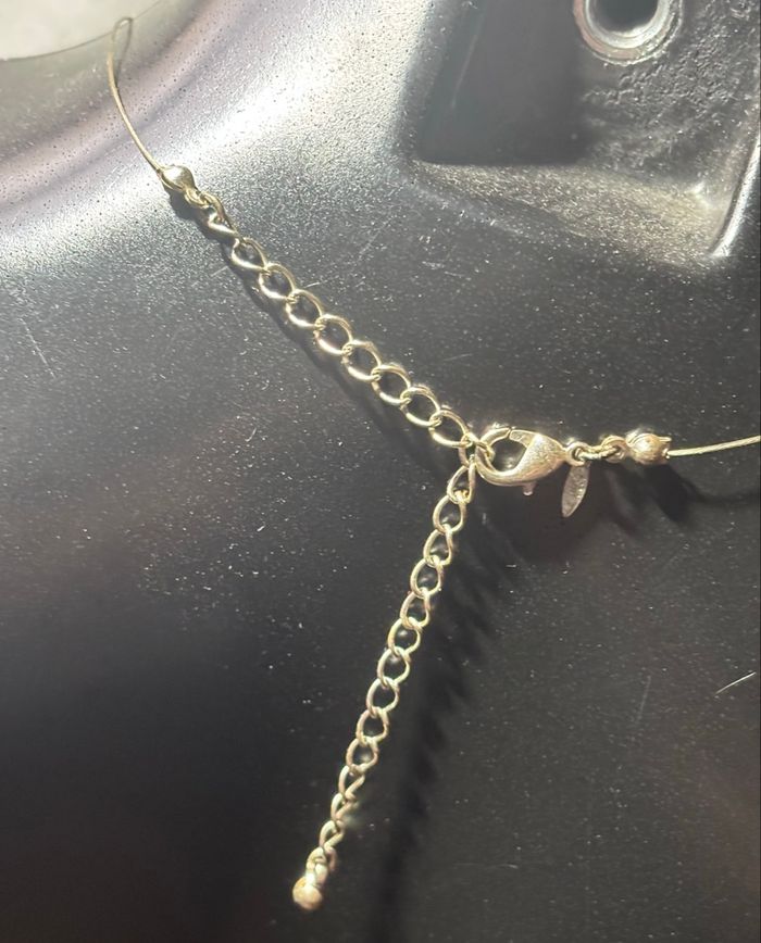 Collier argenté et vert en nacre d’ormeau – Éclat naturel 🌿✨ - photo numéro 5