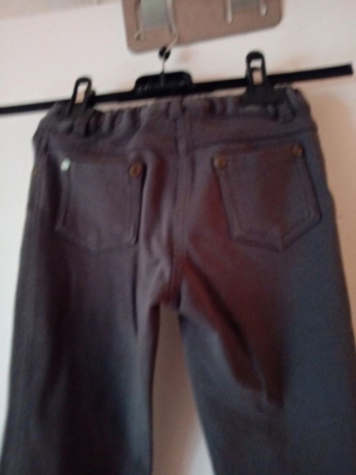 Joli pantalon gris. 5 ans. C&A - photo numéro 10