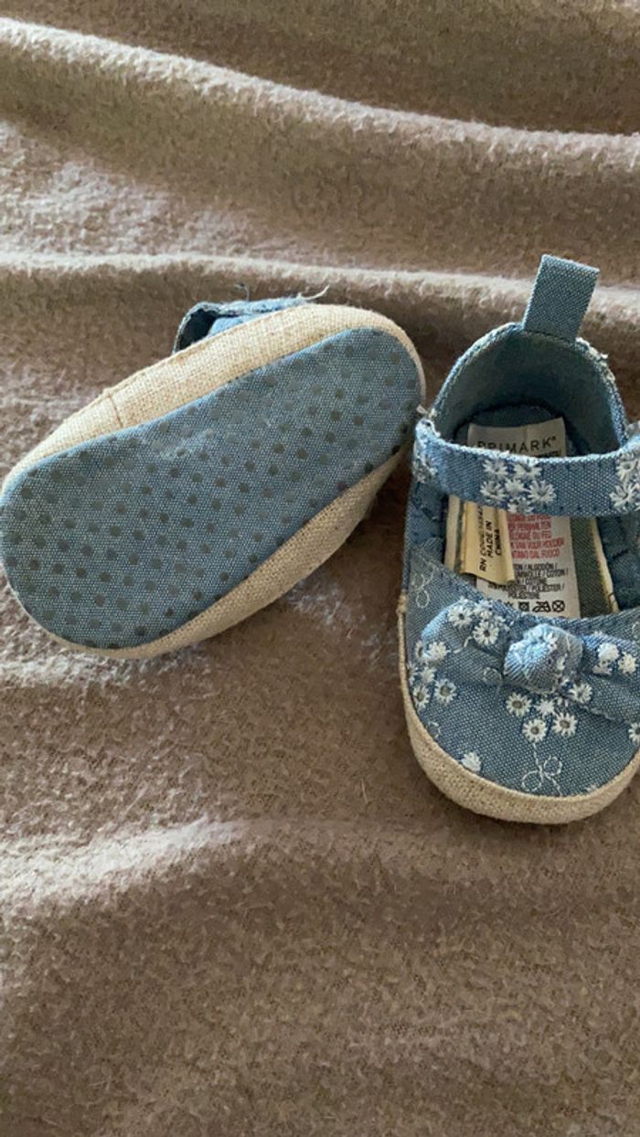 Petites chaussures ouvertes à lanière Primark - photo numéro 2