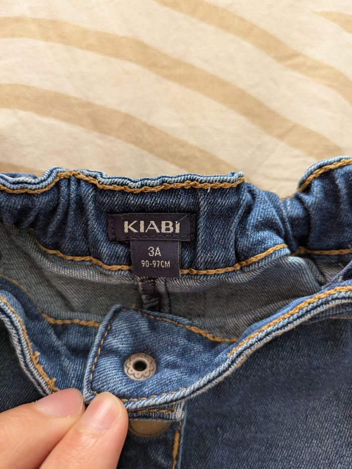 Jupe Courte Kiabi - Denim Boutonnée & Effet Effiloché - photo numéro 3