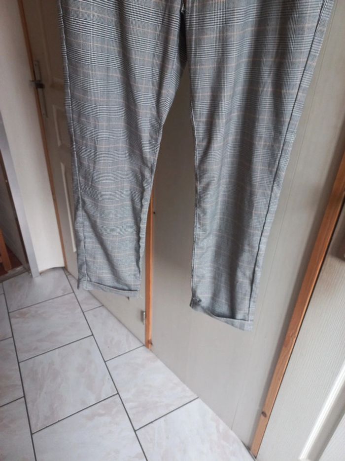 Pantalon gris - photo numéro 3