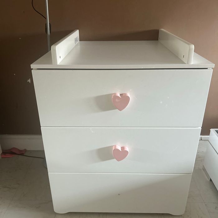 Commode à langer plus matelas à langer fourni - photo numéro 2