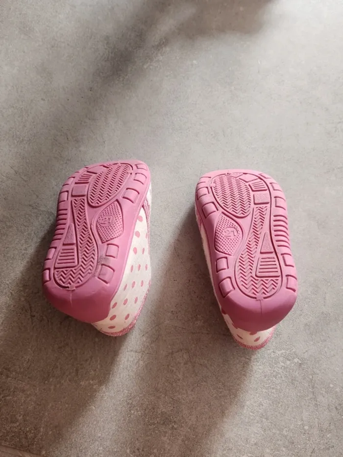 Chaussons taille 21 Disney - photo numéro 3