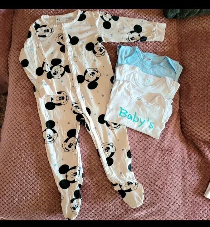 Lot 4 pieces