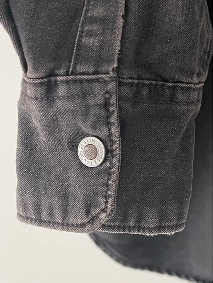 Chemise ou surchemise Levi’s taille S coupe ample oversized en jean gris / noir bleached délavé - photo numéro 3