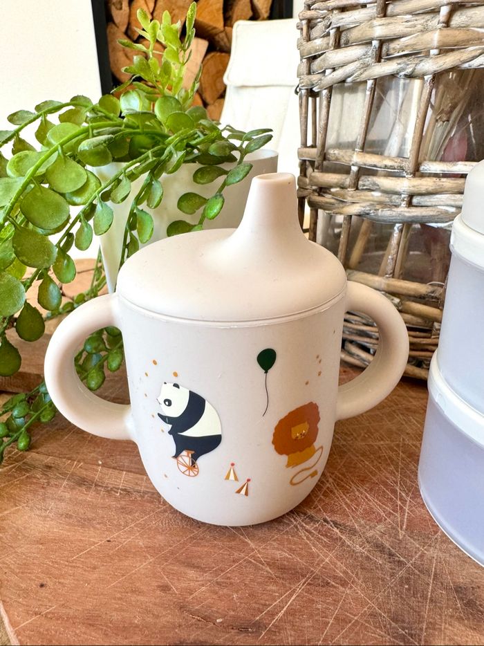 Gobelet Liewood + doseur poudre lait bébé beige panda éléphant - photo numéro 2