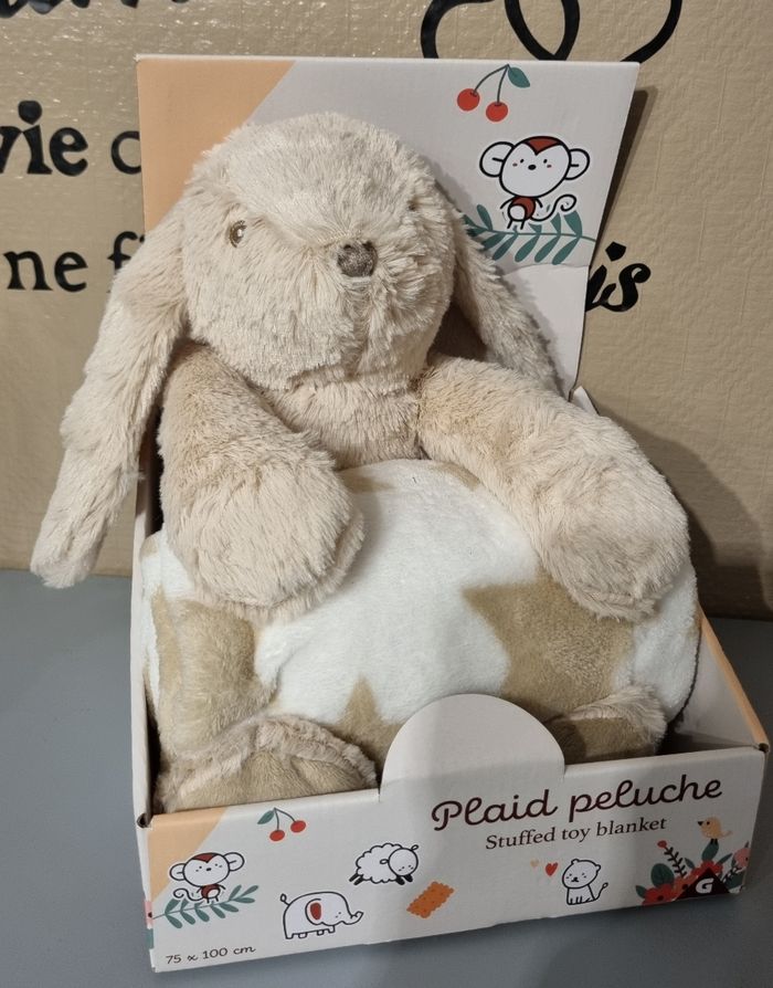 Lapin avec son plaid fantaisie
