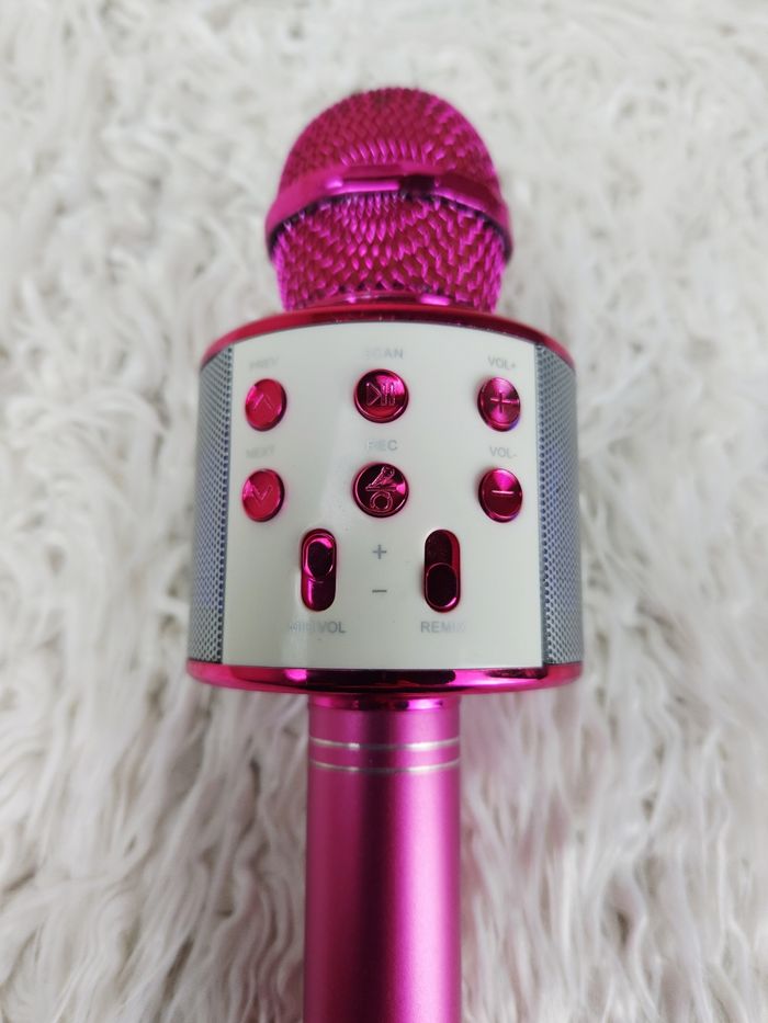 Micro de karaoké sans fil éclairage rythmique coloré marque Generic 🎅 - photo numéro 3