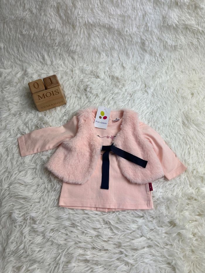 T-shirt manches longues et gilet fourrure p’tit bisou taille 1 mois