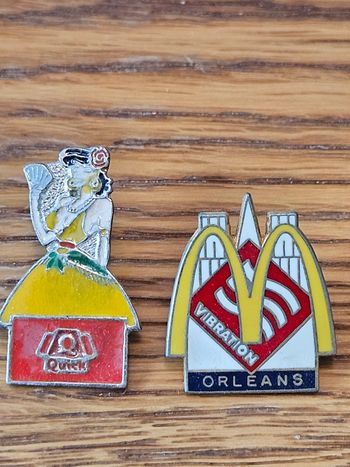 Lot de 2 pin’s publicitaires Mac Donald’s et Quick