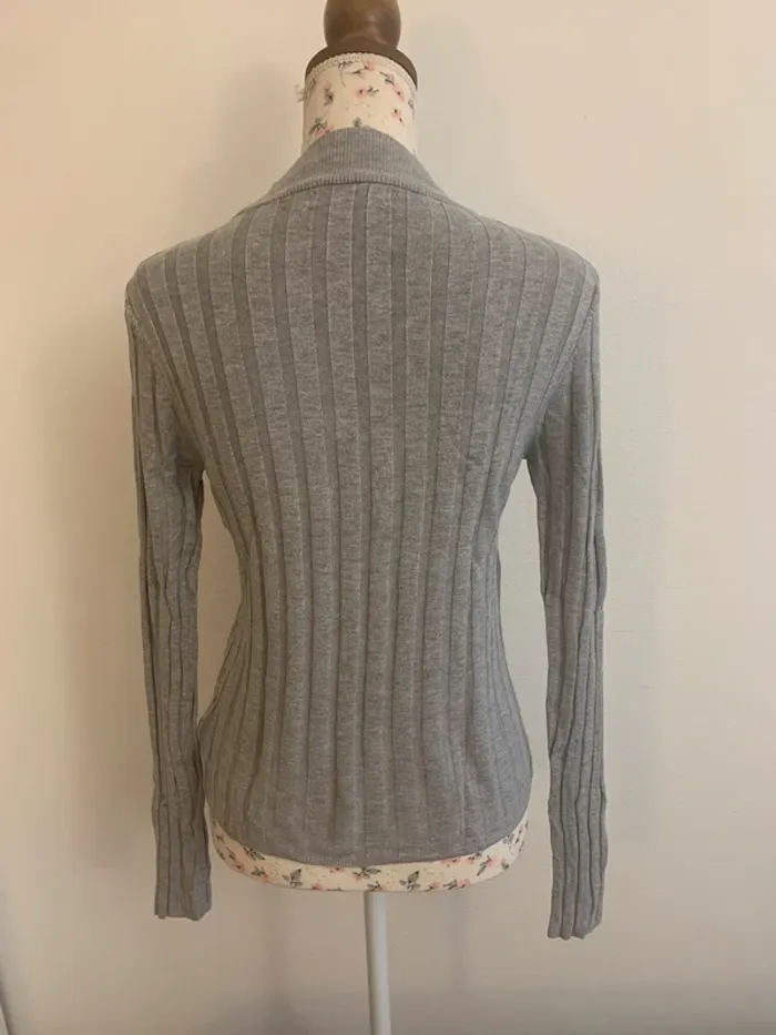 Pull Stradivarius taille M/38 - photo numéro 4