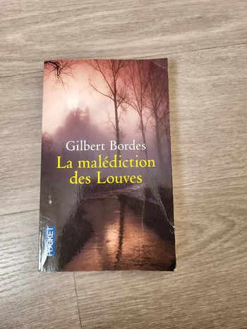 Livre "La malédiction des Louves"