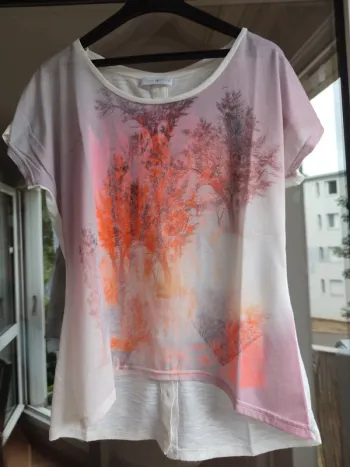 T-shirt a motif arbre