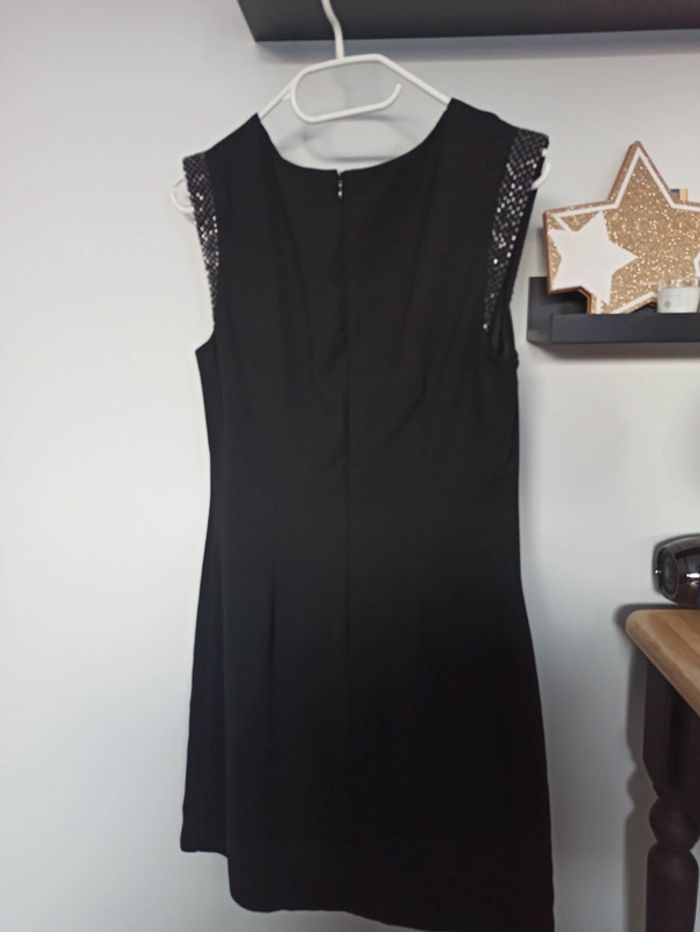 Robe noire - photo numéro 4