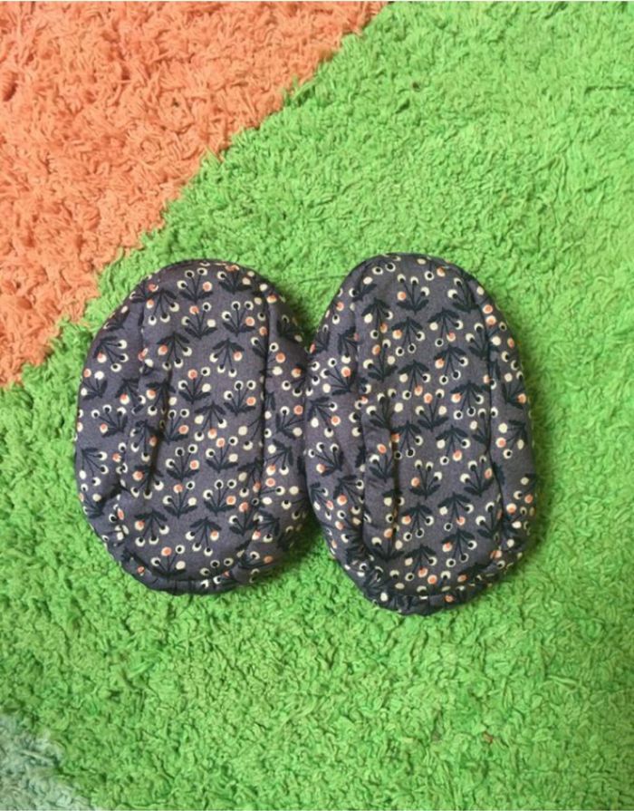 Paire de chausson bébé tissu souple - T. 1 a 3 mois - Petit Bisou - Neuf - photo numéro 2