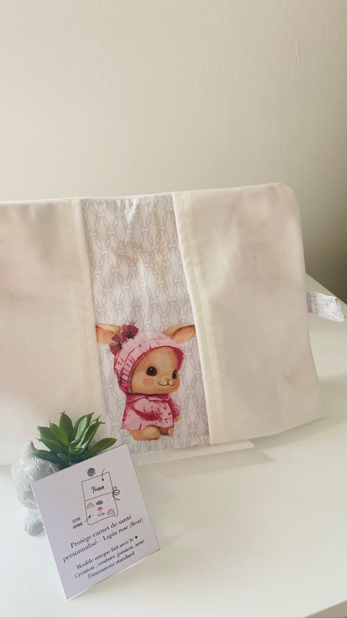 Protège carnet de santé personnalisable bébé enfant prénom lapin rose fleur - photo numéro 3