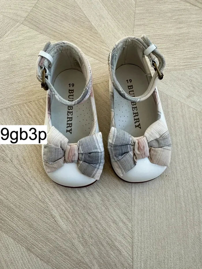 Chaussure burberry neuves