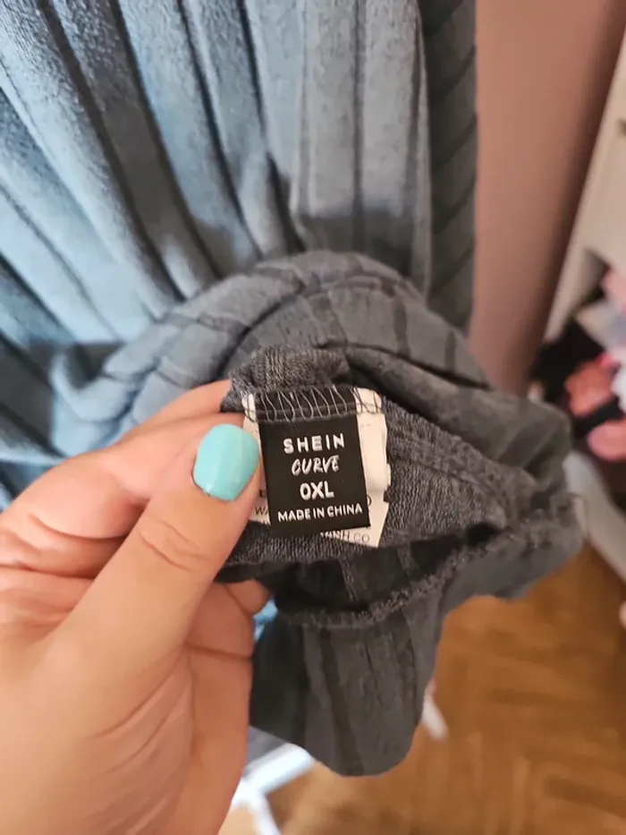 Pull bleu dos ouvert curve t44 - photo numéro 3