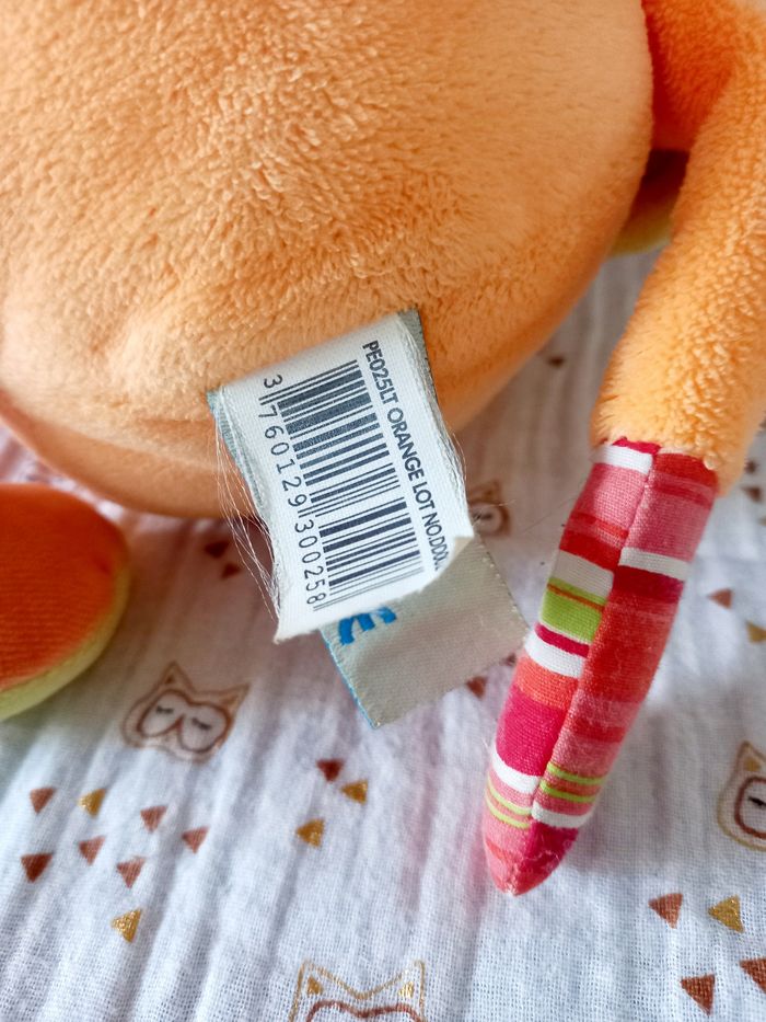 Peluche musicale lapin Doudou et Compagnie - photo numéro 3