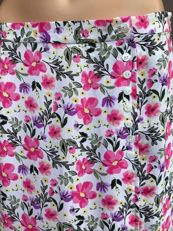 Jupe midi fleurie Kiabi taille 40 – excellent état 🌸 - photo numéro 3