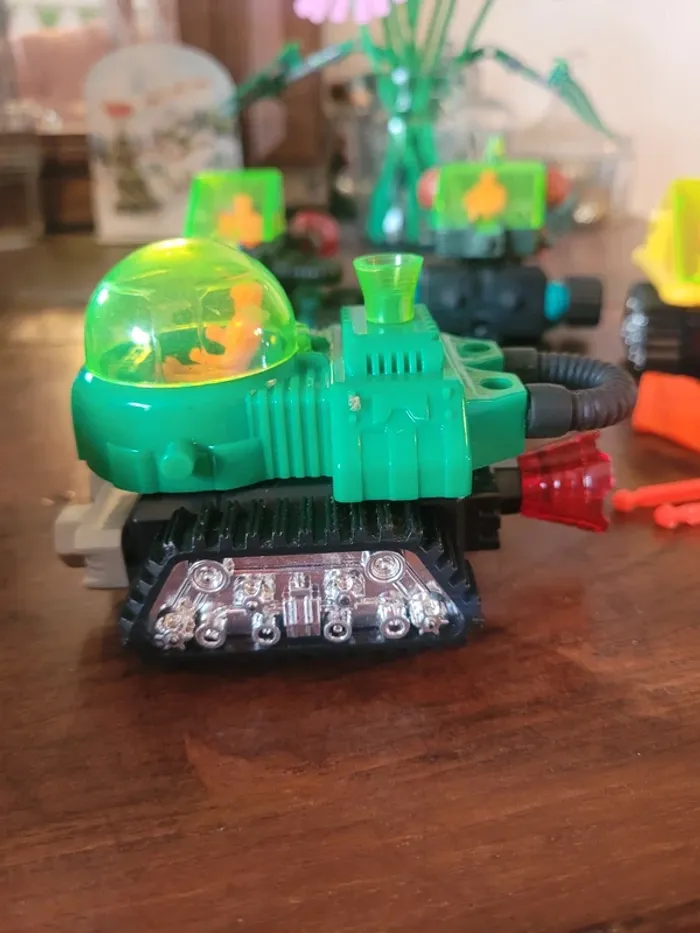 Vends lot de 4 véhicules et 12 personnages multimac vintages - photo numéro 12