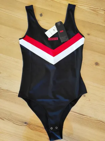 Body Levi's neuf