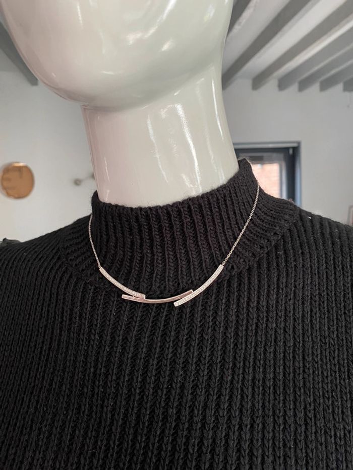 Collier original avec poinçon