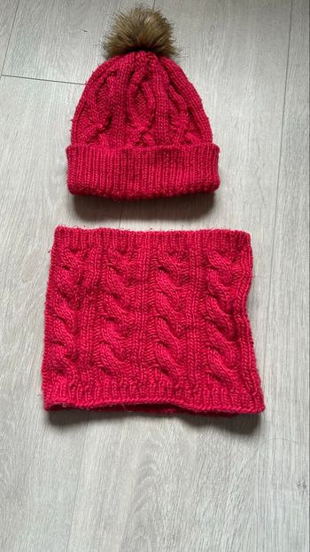 Bonnet / tour de cou