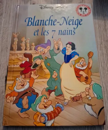 Livre  blanche neige et les 7 nains