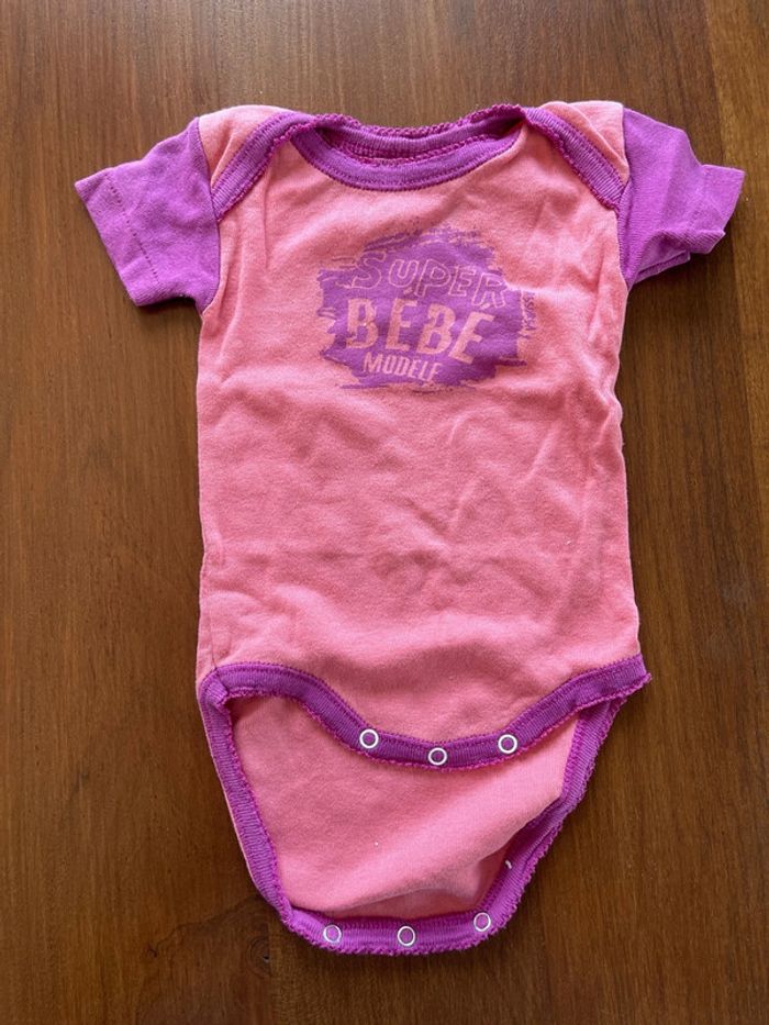 Lot de 3 bodies Absorba taille 3 mois très bon état - photo numéro 2