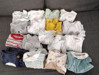 Lot de 16 pyjama/ dors bien chaud taille 1 mois 