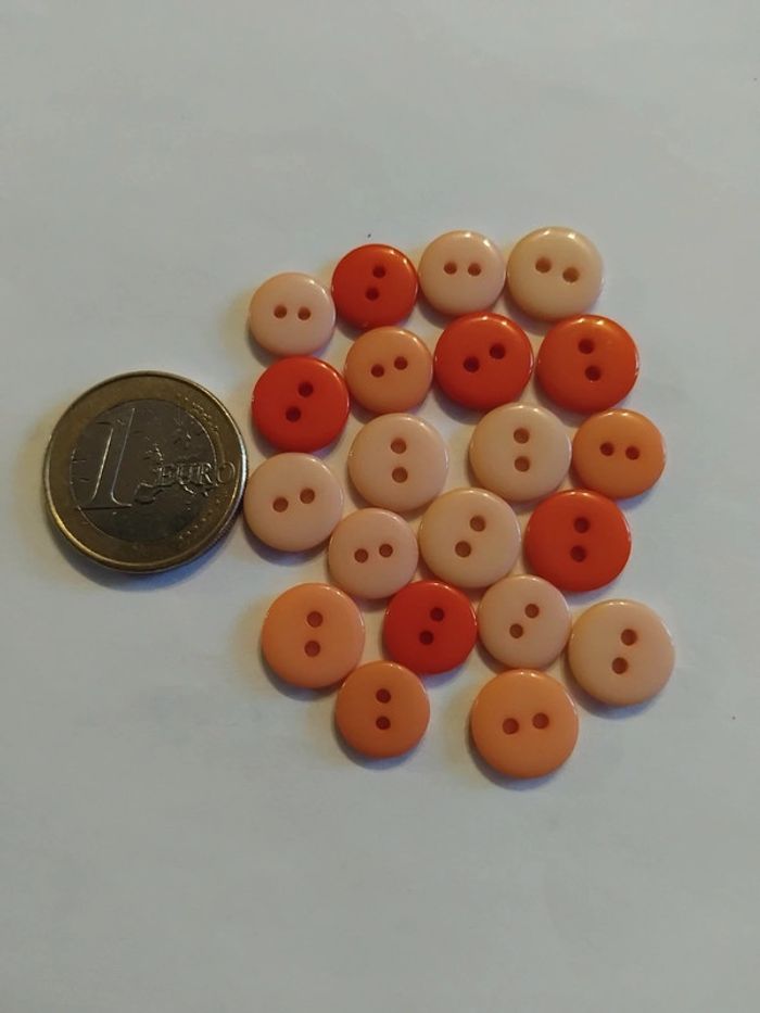 🪡 Lot de 21 boutons rond - Couture, scrapbooking