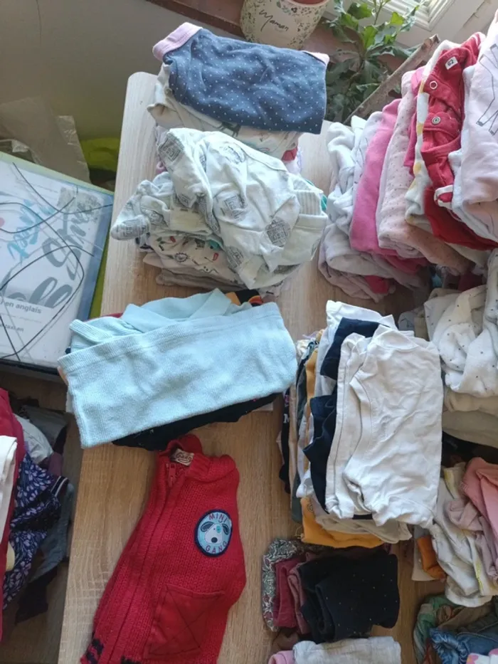 Gros lot de vêtements bébé fille - photo numéro 4