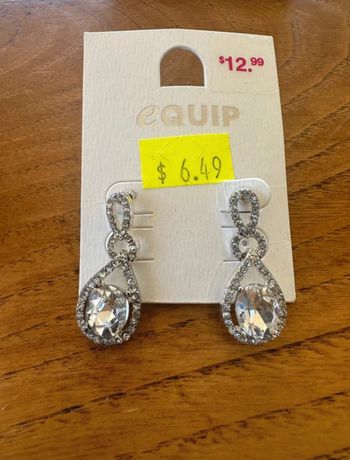 Superbe boucle d’oreille en forme de gouttes