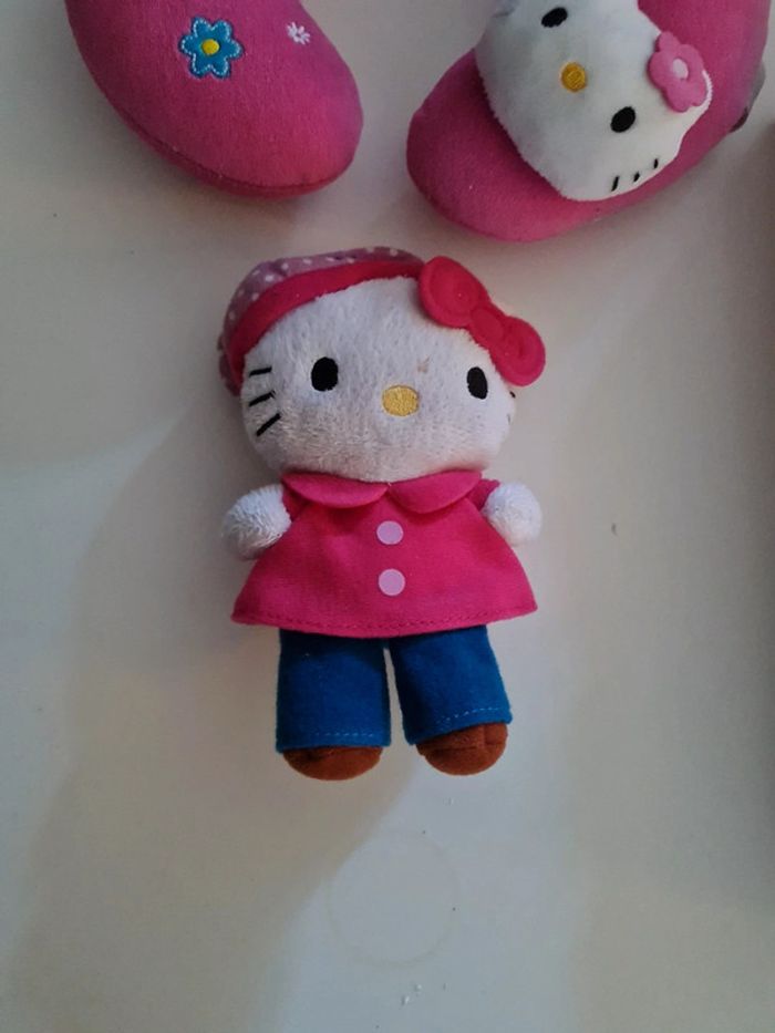 Cale nuque et peluche hello kitty - photo numéro 2