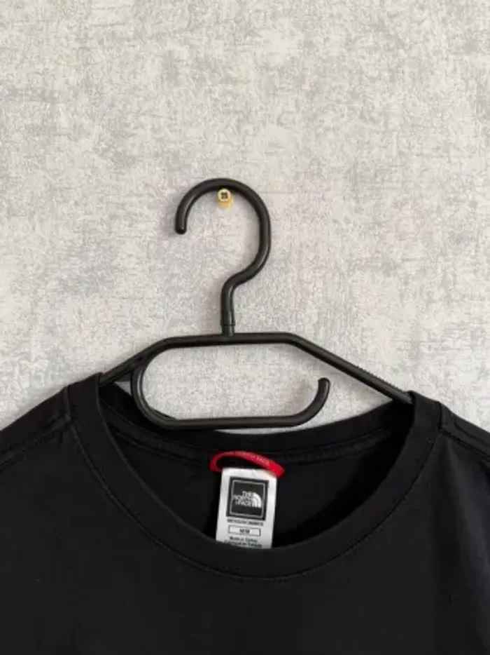 T-shirt noir The North Face taille M - photo numéro 3