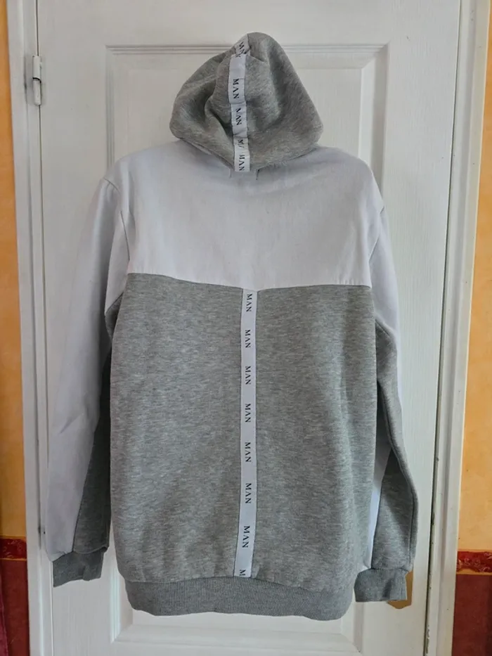 Sweat à capuche Taille L "BoohooMan" - photo numéro 2