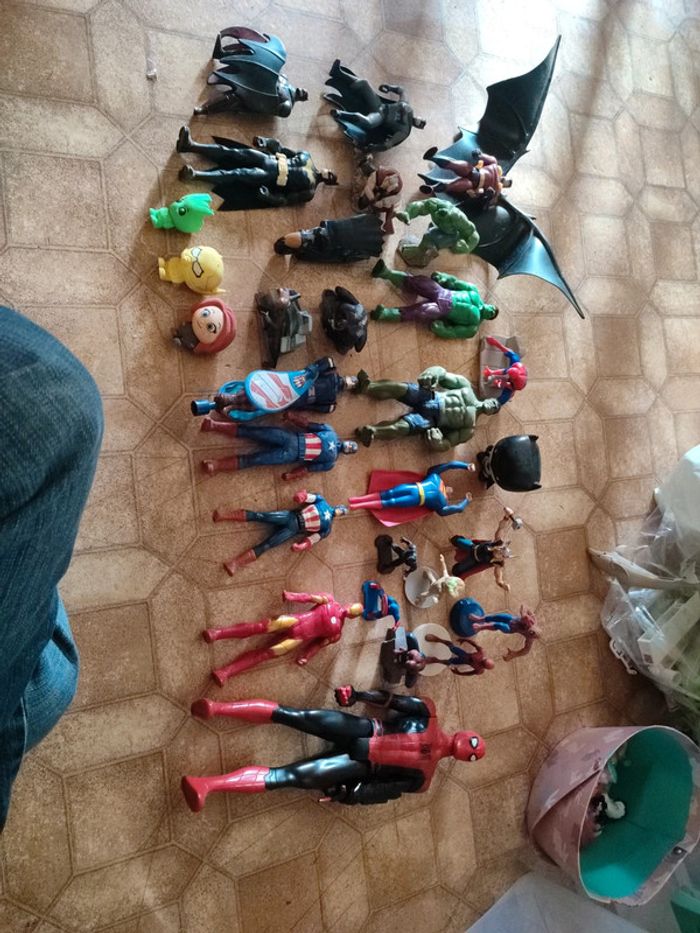 Figurines super héros