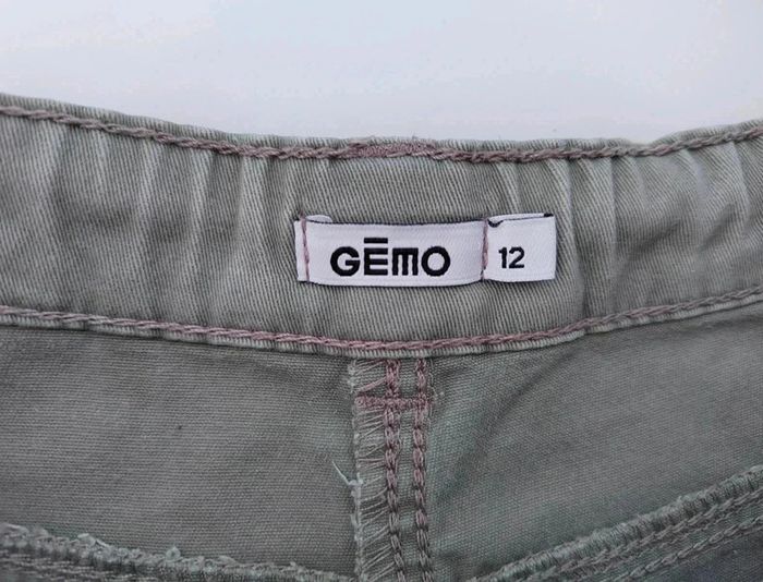 10 € Short kaki taille 12 ans Gemo - photo numéro 3